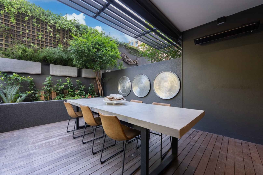 2 Bedroom Property for Sale in Green Point Western Cape